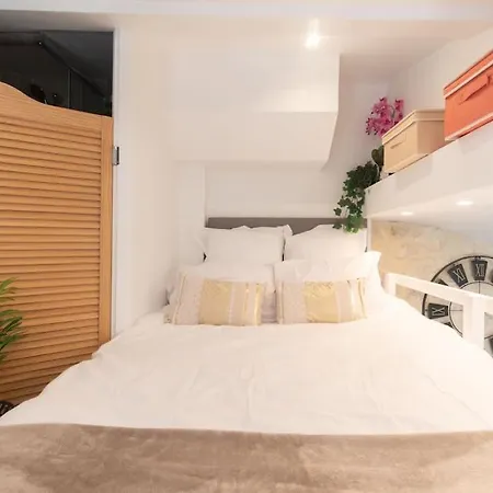 Appartamento Duplex Parisien En Face Métro13